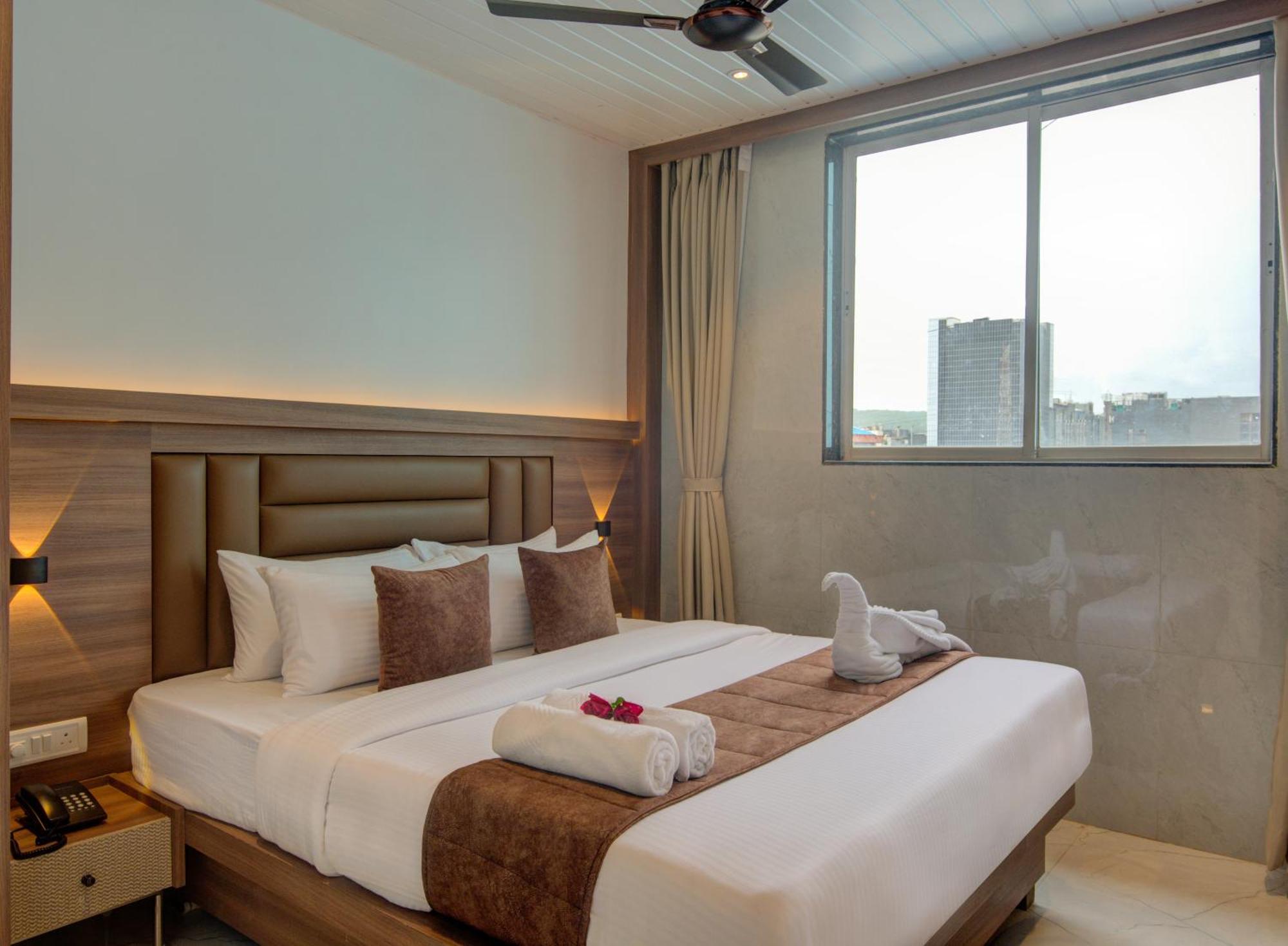 Hotel Galaxy Inn Navi Mumbai Esterno foto
