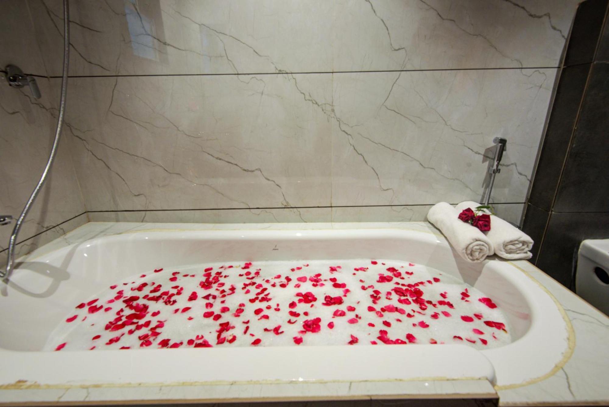 Hotel Galaxy Inn Navi Mumbai Esterno foto